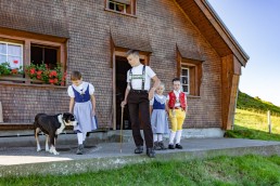 Alp, Alpabfahrt, Alpen, Alpfahrt, Alps, Appenzell, Appenzellerland, Autumn, Brauchtum und Anlässe, Fall, Herbst, Jahreszeiten, Kühe, Landschaft und Natur, Natur, Orte, Ostschweiz, Schweiz, Suisse, Switzerland, Tier, Tracht, Urnäsch, tradition, Öberefahre