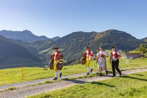 Alp, Alpabfahrt, Alpen, Alpfahrt, Alps, Appenzell, Appenzellerland, Autumn, Brauchtum und Anlässe, Fall, Herbst, Jahreszeiten, Kühe, Landschaft und Natur, Natur, Orte, Ostschweiz, Schweiz, Suisse, Switzerland, Tier, Tracht, Urnäsch, tradition, Öberefahre