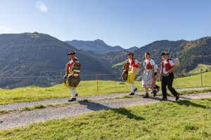 Alp, Alpabfahrt, Alpen, Alpfahrt, Alps, Appenzell, Appenzellerland, Autumn, Brauchtum und Anlässe, Fall, Herbst, Jahreszeiten, Kühe, Landschaft und Natur, Natur, Orte, Ostschweiz, Schweiz, Suisse, Switzerland, Tier, Tracht, Urnäsch, tradition, Öberefahre