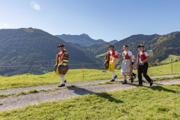 Alp, Alpabfahrt, Alpen, Alpfahrt, Alps, Appenzell, Appenzellerland, Autumn, Brauchtum und Anlässe, Fall, Herbst, Jahreszeiten, Kühe, Landschaft und Natur, Natur, Orte, Ostschweiz, Schweiz, Suisse, Switzerland, Tier, Tracht, Urnäsch, tradition, Öberefahre