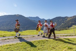 Alp, Alpabfahrt, Alpen, Alpfahrt, Alps, Appenzell, Appenzellerland, Autumn, Brauchtum und Anlässe, Fall, Herbst, Jahreszeiten, Kühe, Landschaft und Natur, Natur, Orte, Ostschweiz, Schweiz, Suisse, Switzerland, Tier, Tracht, Urnäsch, tradition, Öberefahre