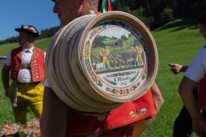 Alp, Alpabfahrt, Alpen, Alpfahrt, Alps, Appenzell, Appenzellerland, Autumn, Brauchtum und Anlässe, Fall, Herbst, Jahreszeiten, Kühe, Landschaft und Natur, Natur, Orte, Ostschweiz, Schweiz, Suisse, Switzerland, Tier, Tracht, Urnäsch, tradition, Öberefahre