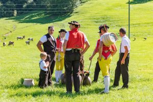 Alp, Alpabfahrt, Alpen, Alpfahrt, Alps, Appenzell, Appenzellerland, Autumn, Brauchtum und Anlässe, Fall, Herbst, Jahreszeiten, Kühe, Landschaft und Natur, Natur, Orte, Ostschweiz, Schweiz, Suisse, Switzerland, Tier, Tracht, Urnäsch, tradition, Öberefahre