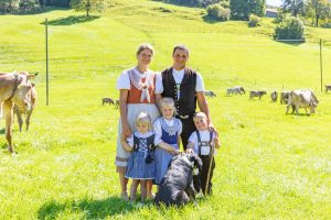 Alp, Alpabfahrt, Alpen, Alpfahrt, Alps, Appenzell, Appenzellerland, Autumn, Brauchtum und Anlässe, Fall, Herbst, Jahreszeiten, Kühe, Landschaft und Natur, Natur, Orte, Ostschweiz, Schweiz, Suisse, Switzerland, Tier, Tracht, Urnäsch, tradition, Öberefahre