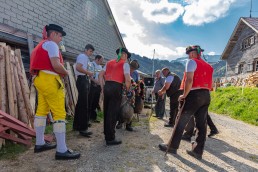 Alp, Alpaufzug, Alpen, Alpfahrt, Alps, Appenzell, Appenzell Ausserrohden, Appenzellerland, Brauchtum und Anlässe, Frühling, Jahreszeiten, Kühe, Landschaft und Natur, Mai, Natur, Orte, Ostschweiz, Schweiz, Sennen, Spring, Suisse, Switzerland, Tier, Tracht, spring, tradition