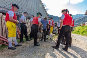 Alp, Alpaufzug, Alpen, Alpfahrt, Alps, Appenzell, Appenzell Ausserrohden, Appenzellerland, Brauchtum und Anlässe, Frühling, Jahreszeiten, Kühe, Landschaft und Natur, Mai, Natur, Orte, Ostschweiz, Schweiz, Sennen, Spring, Suisse, Switzerland, Tier, Tracht, spring, tradition