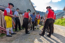 Alp, Alpaufzug, Alpen, Alpfahrt, Alps, Appenzell, Appenzell Ausserrohden, Appenzellerland, Brauchtum und Anlässe, Frühling, Jahreszeiten, Kühe, Landschaft und Natur, Mai, Natur, Orte, Ostschweiz, Schweiz, Sennen, Spring, Suisse, Switzerland, Tier, Tracht, spring, tradition