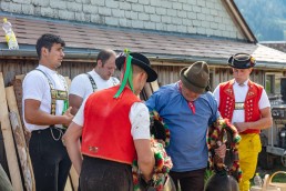 Alp, Alpaufzug, Alpen, Alpfahrt, Alps, Appenzell, Appenzell Ausserrohden, Appenzellerland, Brauchtum und Anlässe, Frühling, Jahreszeiten, Kühe, Landschaft und Natur, Mai, Natur, Orte, Ostschweiz, Schweiz, Sennen, Spring, Suisse, Switzerland, Tier, Tracht, spring, tradition