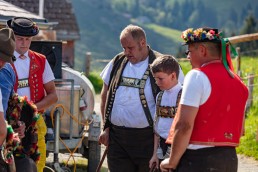 Alp, Alpaufzug, Alpen, Alpfahrt, Alps, Appenzell, Appenzell Ausserrohden, Appenzellerland, Brauchtum und Anlässe, Frühling, Jahreszeiten, Kühe, Landschaft und Natur, Mai, Natur, Orte, Ostschweiz, Schweiz, Sennen, Spring, Suisse, Switzerland, Tier, Tracht, spring, tradition