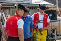 Alp, Alpaufzug, Alpen, Alpfahrt, Alps, Appenzell, Appenzell Ausserrohden, Appenzellerland, Brauchtum und Anlässe, Frühling, Jahreszeiten, Kühe, Landschaft und Natur, Mai, Natur, Orte, Ostschweiz, Schweiz, Sennen, Spring, Suisse, Switzerland, Tier, Tracht, spring, tradition