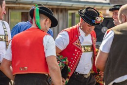 Alp, Alpaufzug, Alpen, Alpfahrt, Alps, Appenzell, Appenzell Ausserrohden, Appenzellerland, Brauchtum und Anlässe, Frühling, Jahreszeiten, Kühe, Landschaft und Natur, Mai, Natur, Orte, Ostschweiz, Schweiz, Sennen, Spring, Suisse, Switzerland, Tier, Tracht, spring, tradition