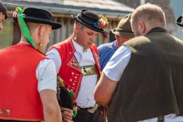 Alp, Alpaufzug, Alpen, Alpfahrt, Alps, Appenzell, Appenzell Ausserrohden, Appenzellerland, Brauchtum und Anlässe, Frühling, Jahreszeiten, Kühe, Landschaft und Natur, Mai, Natur, Orte, Ostschweiz, Schweiz, Sennen, Spring, Suisse, Switzerland, Tier, Tracht, spring, tradition
