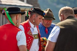 Alp, Alpaufzug, Alpen, Alpfahrt, Alps, Appenzell, Appenzell Ausserrohden, Appenzellerland, Brauchtum und Anlässe, Frühling, Jahreszeiten, Kühe, Landschaft und Natur, Mai, Natur, Orte, Ostschweiz, Schweiz, Sennen, Spring, Suisse, Switzerland, Tier, Tracht, spring, tradition