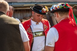 Alp, Alpaufzug, Alpen, Alpfahrt, Alps, Appenzell, Appenzell Ausserrohden, Appenzellerland, Brauchtum und Anlässe, Frühling, Jahreszeiten, Kühe, Landschaft und Natur, Mai, Natur, Orte, Ostschweiz, Schweiz, Sennen, Spring, Suisse, Switzerland, Tier, Tracht, spring, tradition