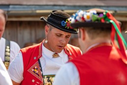 Alp, Alpaufzug, Alpen, Alpfahrt, Alps, Appenzell, Appenzell Ausserrohden, Appenzellerland, Brauchtum und Anlässe, Frühling, Jahreszeiten, Kühe, Landschaft und Natur, Mai, Natur, Orte, Ostschweiz, Schweiz, Sennen, Spring, Suisse, Switzerland, Tier, Tracht, spring, tradition