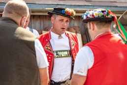 Alp, Alpaufzug, Alpen, Alpfahrt, Alps, Appenzell, Appenzell Ausserrohden, Appenzellerland, Brauchtum und Anlässe, Frühling, Jahreszeiten, Kühe, Landschaft und Natur, Mai, Natur, Orte, Ostschweiz, Schweiz, Sennen, Spring, Suisse, Switzerland, Tier, Tracht, spring, tradition