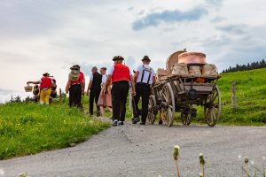 Alpaufzug, Alpfahrt, Appenzell, Appenzell Ausserrohden, Appenzellerland, Brauchtum und Anlässe, Kühe, Landschaft und Natur, Orte, Ostschweiz, Schweiz, Sennen, Suisse, Switzerland, Tier, Tracht, tradition