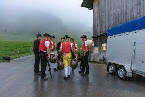 Alp, Alpaufzug, Alpen, Alpfahrt, Alps, Appenzell, Appenzell Ausserrohden, Appenzellerland, Brauchtum, Brauchtum und Anlässe, Frühling, Jahreszeiten, Kühe, Landschaft und Natur, Mai, Natur, Orte, Ostschweiz, Schweiz, Sennen, Spring, Suisse, Switzerland, Tier, Tracht, Urnäsch, tradition