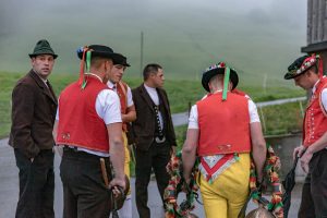 Alp, Alpaufzug, Alpen, Alpfahrt, Alps, Appenzell, Appenzell Ausserrohden, Appenzellerland, Brauchtum, Brauchtum und Anlässe, Frühling, Jahreszeiten, Kühe, Landschaft und Natur, Mai, Natur, Orte, Ostschweiz, Schweiz, Sennen, Spring, Suisse, Switzerland, Tier, Tracht, Urnäsch, tradition