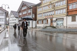 Alp, Alpaufzug, Alpen, Alpfahrt, Alps, Appenzell, Appenzell Ausserrohden, Appenzellerland, Brauchtum, Brauchtum und Anlässe, Frühling, Jahreszeiten, Kühe, Landschaft und Natur, Mai, Natur, Orte, Ostschweiz, Schweiz, Sennen, Spring, Suisse, Switzerland, Tier, Tracht, Urnäsch, tradition