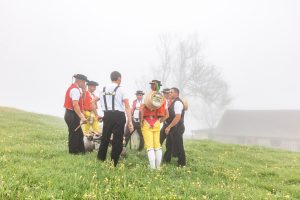 Alp, Alpaufzug, Alpen, Alpfahrt, Alps, Appenzell, Appenzell Ausserrohden, Appenzellerland, Brauchtum, Brauchtum und Anlässe, Frühling, Jahreszeiten, Kühe, Landschaft und Natur, Mai, Natur, Orte, Ostschweiz, Schweiz, Sennen, Spring, Suisse, Switzerland, Tier, Tracht, Urnäsch, tradition