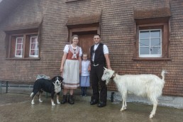 Alp, Alpaufzug, Alpen, Alpfahrt, Alps, Appenzell, Appenzell Ausserrohden, Appenzellerland, Brauchtum, Brauchtum und Anlässe, Frühling, Jahreszeiten, Kühe, Landschaft und Natur, Mai, Natur, Orte, Ostschweiz, Schweiz, Sennen, Spring, Suisse, Switzerland, Tier, Tracht, Urnäsch, tradition