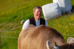Alp, Alpaufzug, Alpen, Alpfahrt, Alps, Appenzell, Appenzell Ausserrohden, Appenzellerland, Brauchtum und Anlässe, Frühling, Jahreszeiten, Kühe, Landschaft und Natur, Mai, Natur, Orte, Ostschweiz, Schweiz, Sennen, Spring, Suisse, Switzerland, Tier, Tracht, spring, tradition