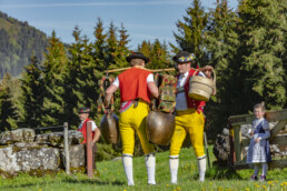 Alp, Alpaufzug, Alpen, Alpfahrt, Alps, Appenzell, Appenzell Ausserrohden, Brauchtum, Frühling, Hundwil, Ostschweiz, Schweiz, Sennen, Spring, Suisse, Switzerland, Tracht, Urnäsch, alps, tradition