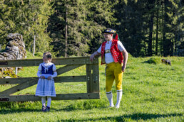 Alp, Alpaufzug, Alpen, Alpfahrt, Alps, Appenzell, Appenzell Ausserrohden, Brauchtum, Frühling, Hundwil, Ostschweiz, Schweiz, Sennen, Spring, Suisse, Switzerland, Tracht, Urnäsch, alps, tradition