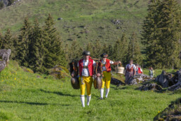 Alp, Alpaufzug, Alpen, Alpfahrt, Alps, Appenzell, Appenzell Ausserrohden, Brauchtum, Frühling, Hundwil, Ostschweiz, Schweiz, Sennen, Spring, Suisse, Switzerland, Tracht, Urnäsch, alps, tradition