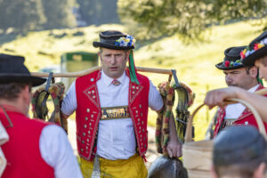 Alp, Alpaufzug, Alpen, Alpfahrt, Alps, Appenzell, Appenzell Ausserrohden, Brauchtum, Frühling, Hundwil, Ostschweiz, Schweiz, Sennen, Spring, Suisse, Switzerland, Tracht, Urnäsch, alps, tradition