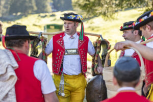 Alp, Alpaufzug, Alpen, Alpfahrt, Alps, Appenzell, Appenzell Ausserrohden, Brauchtum, Frühling, Hundwil, Ostschweiz, Schweiz, Sennen, Spring, Suisse, Switzerland, Tracht, Urnäsch, alps, tradition