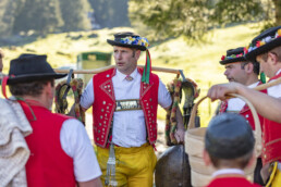 Alp, Alpaufzug, Alpen, Alpfahrt, Alps, Appenzell, Appenzell Ausserrohden, Brauchtum, Frühling, Hundwil, Ostschweiz, Schweiz, Sennen, Spring, Suisse, Switzerland, Tracht, Urnäsch, alps, tradition