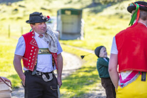 Alp, Alpaufzug, Alpen, Alpfahrt, Alps, Appenzell, Appenzell Ausserrohden, Brauchtum, Frühling, Hundwil, Ostschweiz, Schweiz, Sennen, Spring, Suisse, Switzerland, Tracht, Urnäsch, alps, tradition