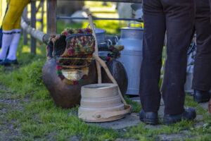 Alp, Alpaufzug, Alpen, Alpfahrt, Alps, Appenzell, Appenzell Ausserrohden, Brauchtum, Frühling, Hundwil, Ostschweiz, Schweiz, Sennen, Spring, Suisse, Switzerland, Tracht, Urnäsch, alps, tradition