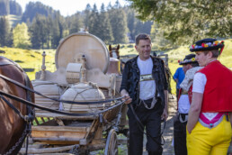 Alp, Alpaufzug, Alpen, Alpfahrt, Alps, Appenzell, Appenzell Ausserrohden, Brauchtum, Frühling, Hundwil, Ostschweiz, Schweiz, Sennen, Spring, Suisse, Switzerland, Tracht, Urnäsch, alps, tradition