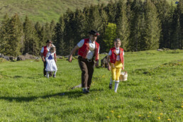 Alp, Alpaufzug, Alpen, Alpfahrt, Alps, Appenzell, Appenzell Ausserrohden, Brauchtum, Frühling, Hundwil, Ostschweiz, Schweiz, Sennen, Spring, Suisse, Switzerland, Tracht, Urnäsch, alps, tradition