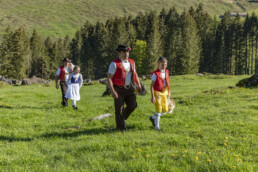 Alp, Alpaufzug, Alpen, Alpfahrt, Alps, Appenzell, Appenzell Ausserrohden, Brauchtum, Frühling, Hundwil, Ostschweiz, Schweiz, Sennen, Spring, Suisse, Switzerland, Tracht, Urnäsch, alps, tradition