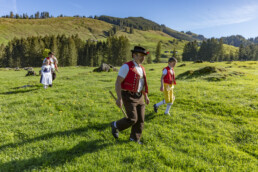Alp, Alpaufzug, Alpen, Alpfahrt, Alps, Appenzell, Appenzell Ausserrohden, Brauchtum, Frühling, Hundwil, Ostschweiz, Schweiz, Sennen, Spring, Suisse, Switzerland, Tracht, Urnäsch, alps, tradition