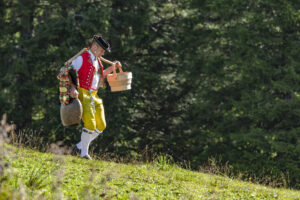 Alp, Alpabfahrt, Alpen, Alpfahrt, Alps, Appenzell, Appenzell Ausserrohden, Appenzeller Hinterland, Brauchtum, Hügel, Landwirtschaft, Ostschweiz, Schweiz, Sennen, Suisse, Switzerland, Tracht, Urnäsch, Wirtschaft, alps, Öberefahre