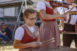 Alpabfahrt, Alpfahrt, Appenzell, Appenzell Ausserrohden, Appenzeller Hinterland, Appenzellermusik, Bauernmarkt, Brauchtum, Hackbrett, Instrument, Landwirtschaft, Musik, Musikinstrument, Ostschweiz, Schweiz, Sennen, Suisse, Switzerland, Tracht, Urnäsch, Wirtschaft, Öberefahre