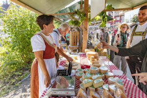Alpabfahrt, Alpfahrt, Appenzell, Appenzell Ausserrohden, Appenzeller Hinterland, Bauernmarkt, Brauchtum, Landwirtschaft, Ostschweiz, Schweiz, Sennen, Suisse, Switzerland, Tracht, Urnäsch, Wirtschaft, Öberefahre