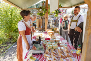 Alpabfahrt, Alpfahrt, Appenzell, Appenzell Ausserrohden, Appenzeller Hinterland, Bauernmarkt, Brauchtum, Landwirtschaft, Ostschweiz, Schweiz, Sennen, Suisse, Switzerland, Tracht, Urnäsch, Wirtschaft, Öberefahre