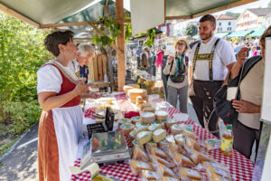 Alpabfahrt, Alpfahrt, Appenzell, Appenzell Ausserrohden, Appenzeller Hinterland, Bauernmarkt, Brauchtum, Landwirtschaft, Ostschweiz, Schweiz, Sennen, Suisse, Switzerland, Tracht, Urnäsch, Wirtschaft, Öberefahre