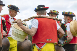 Alpabfahrt, Alpaufzug, Alpen, Alps, Appenzell, Appenzell Ausserrohden, Appenzeller Hinterland, Brauchtum, Frühling, Hochalp, Landwirtschaft, Ostschweiz, Schweiz, Sennen, Spring, Suisse, Switzerland, Tracht, Urnäsch, Wirtschaft, tradition, Öberefahre