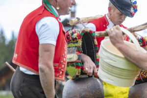 Alpabfahrt, Alpaufzug, Alpen, Alps, Appenzell, Appenzell Ausserrohden, Appenzeller Hinterland, Brauchtum, Frühling, Hochalp, Landwirtschaft, Ostschweiz, Schweiz, Sennen, Spring, Suisse, Switzerland, Tracht, Urnäsch, Wirtschaft, tradition, Öberefahre