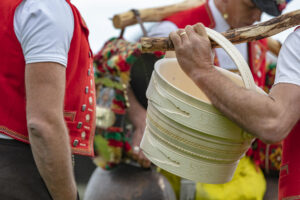 Alpabfahrt, Alpaufzug, Alpen, Alps, Appenzell, Appenzell Ausserrohden, Appenzeller Hinterland, Brauchtum, Frühling, Hochalp, Landwirtschaft, Ostschweiz, Schweiz, Sennen, Spring, Suisse, Switzerland, Tracht, Urnäsch, Wirtschaft, tradition, Öberefahre