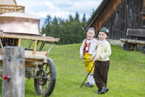 Alpabfahrt, Alpaufzug, Alpen, Alps, Appenzell, Appenzell Ausserrohden, Appenzeller Hinterland, Brauchtum, Frühling, Hochalp, Landwirtschaft, Ostschweiz, Schweiz, Sennen, Spring, Suisse, Switzerland, Tracht, Urnäsch, Wirtschaft, tradition, Öberefahre