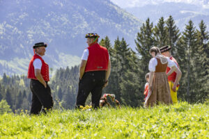 Alp, Alpaufzug, Alpen, Alpfahrt, Alps, Appenzell, Appenzell Ausserrohden, Appenzeller Hinterland, Frühling, Kühe, Ostschweiz, Schweiz, Sennen, Spring, Suisse, Switzerland, Tracht, Urnäsch, alps, tradition
