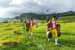 Alpabfahrt, Alpen, Alpfahrt, Appenzell, Appenzell Ausserrohden, Appenzeller Hinterland, Autumn, Brauchtum, Fall, Herbst, Hundwil, Hügel, Kühe, Landwirtschaft, Ostschweiz, Schweiz, Schwägalp, Sennen, Suisse, Switzerland, Tracht, Urnäsch, Wirtschaft, Öberefahre